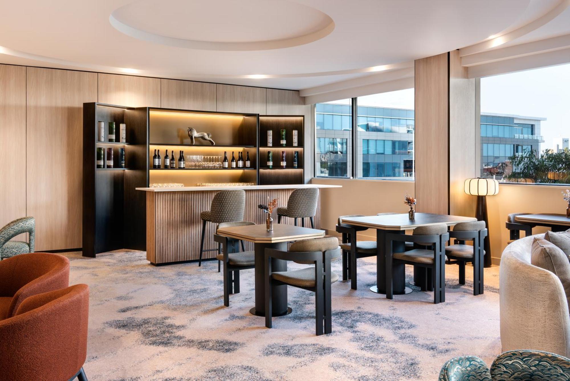 Pan Pacific Perth Hotel Eksteriør billede The Club lounge at London Heathrow Airport