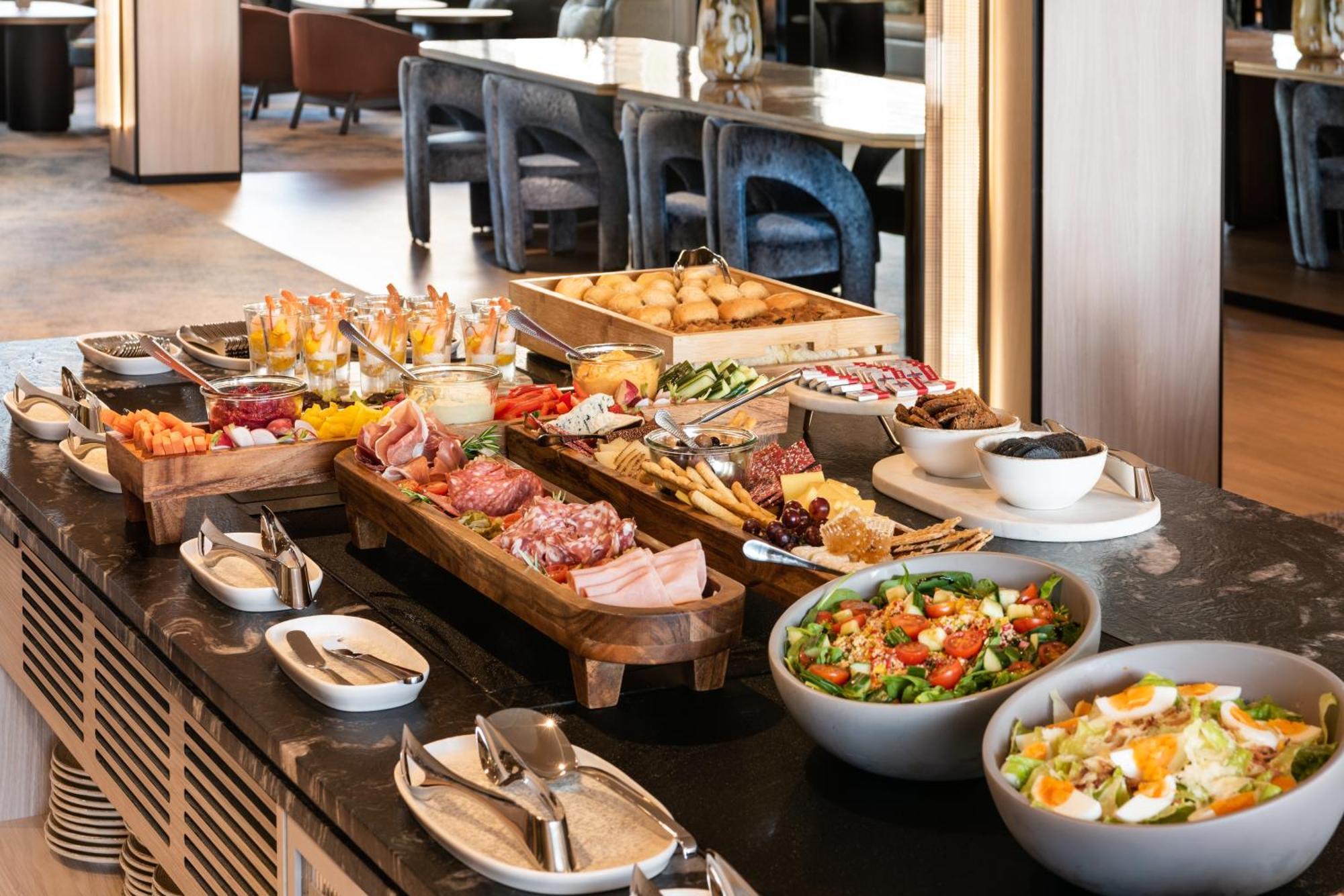 Pan Pacific Perth Hotel Eksteriør billede A buffet at a hotel